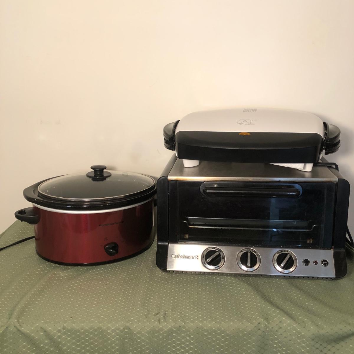 LOT 129M Cuisinart Toaster Oven Model TOB50, Hamilton Beach Slow