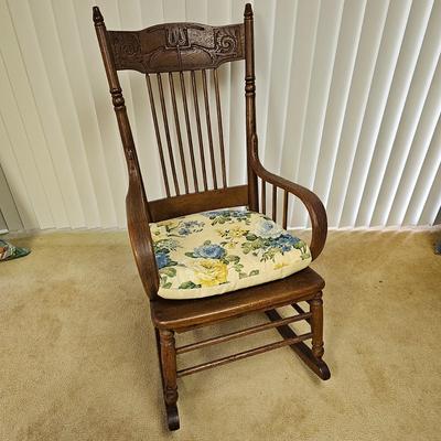 Vintage Carved Oak Rocking Chair  (BO-JS)