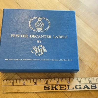 VINTAGE BOXED KIRK STIEFF HISTORIC NEWPORT R.I. PEWTER DECANTER LABELS