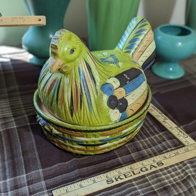 RARE VINTAGE HEN ON NEST