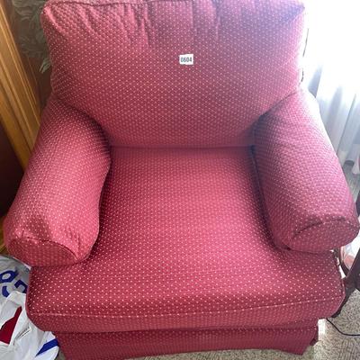 Vargas Fine Furniture Swivel Chair