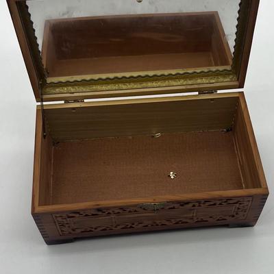 Vintage jewelry box