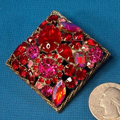 AMAZING RED HUES MULTI-SHAPES AND SIZES RHINESTONE PIN BROOCH
