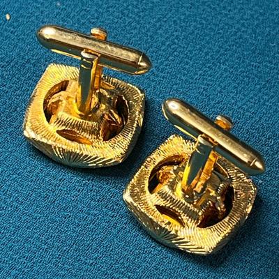 FANCY RED FACETED GLASS CENTER CUFF LINKS