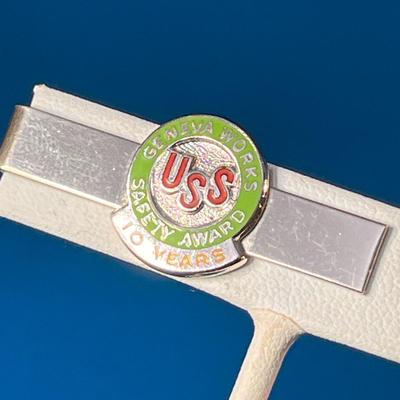 ENAMELED U.S.STEEL GENEVA WORKS 10 YEARS SAFETY AWARD TIE TACK