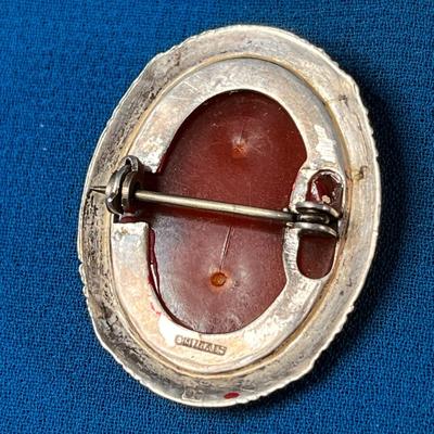 FAUX CAMEO IN STERLING SETTING PIN BROOCH