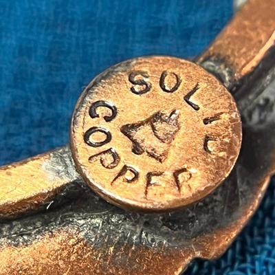 SOLID COPPER LEAF AND BERRY ROUND PIN