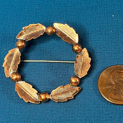 SOLID COPPER LEAF AND BERRY ROUND PIN