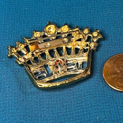 GOLD- AND SILVER-TONE â€œJESUSâ€ CROWN PIN 