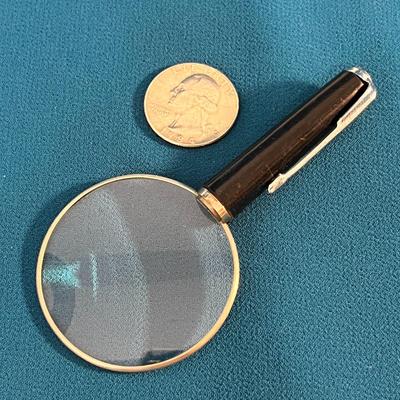 SMALL MAGNIFYING GLASS WITH ARROW DESIGN PEN CLIP â€œJAPANâ€