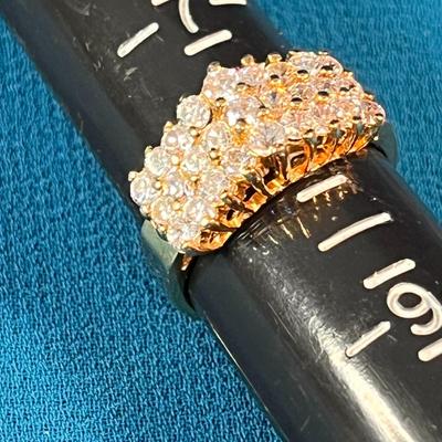 FANCY RHINESTONE AND GOLD TONE COCKTAIL RING