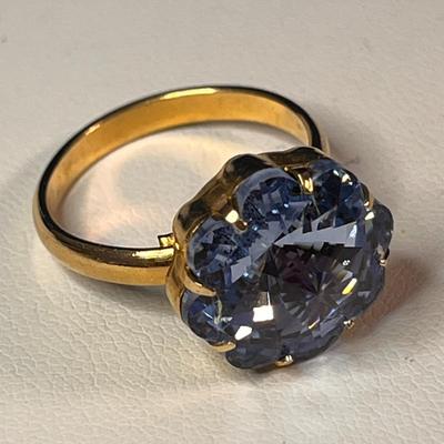 BEAUTIFUL BLUE GLASS FACETED INSET STONE RING