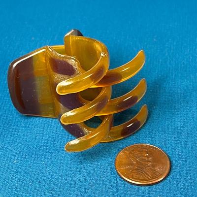 STURDY VINTAGE TORTOISE SHELL LOOK HAIR CLIP