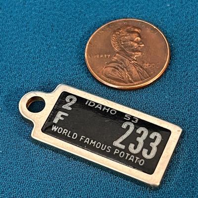 VINTAGE DAV MINI 1953 IDAHO LICENSE PLATE KEY CHAIN FOB