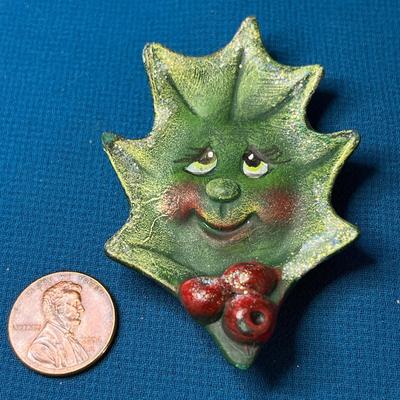 CUTE LITTLE CERAMIC HOLLY LEAF WITH FACE DISH