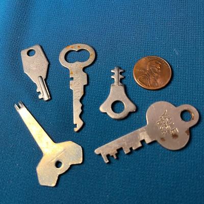 5 ASSORTED LITTLE KEYS for JEWELRY BOXES, CLOCKS, ETC.