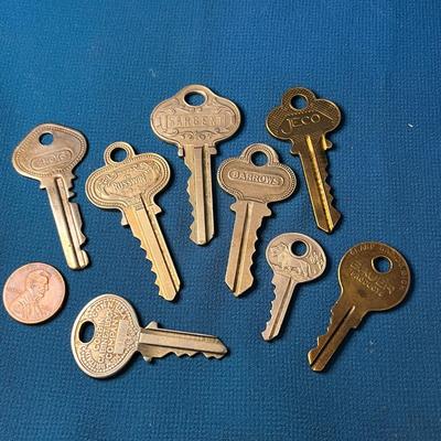 ASSORTMENT OF 8 VINTAGE KEYS WITH FANCY, INTERESTING EMBOSSED DESIGNS