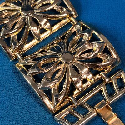 VINTAGE BIG FLORAL SEGMENTS BRACELET GOLD TONE METAL