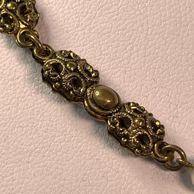 ELABORATE RED RHINESTONE FAUX PEARL FILIGREE PENDANT NECKLACE