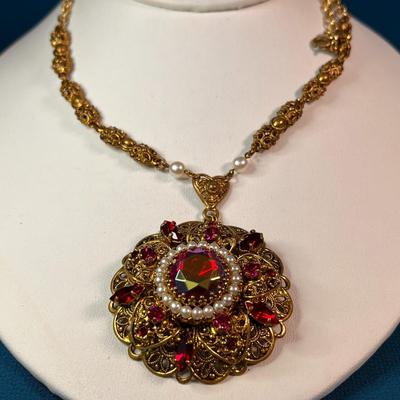 ELABORATE RED RHINESTONE FAUX PEARL FILIGREE PENDANT NECKLACE