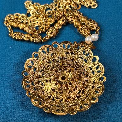 ELABORATE RED RHINESTONE FAUX PEARL FILIGREE PENDANT NECKLACE
