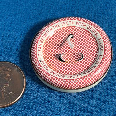VINTAGE METAL DENTAL FLOSS SILK TIN JOHNSONâ€™S 