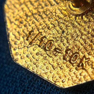BLACK AND GOLD â€œKAISER PERMANENTE 15â€ TIE TACK 1/10 10K