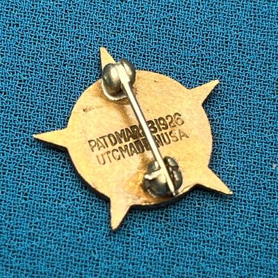 VINTAGE ENAMELED â€œEXPERT TYPISTâ€ LAPEL PIN