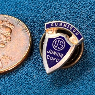 VINTAGE ENAMELED â€œGUNNISON JUNIOR COFCâ€ LAPEL PIN