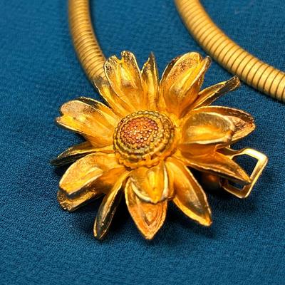 THICK GOLD TONE ROUND NECKLACE CHAIN WITH 3-D FLOWER PENDANT
