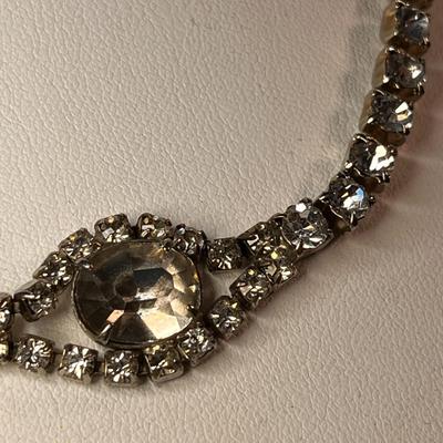 VINTAGE CLEAR RHINESTONE NECKLACE