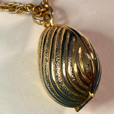GRACEFUL TEXTURED PERFUME CREME LOCKET PENDANT BY AVON