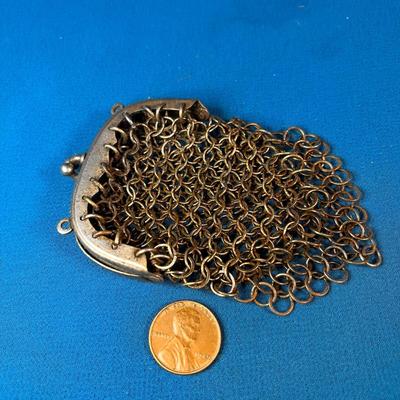 ANTIQUE LITTLE METAL MAIL CHAIN PURSE 