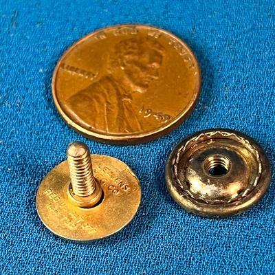 14K GOLD TOP ENAMELED KIWANIS INTERNATIONAL CLUB DIRECTOR LAPEL PIN