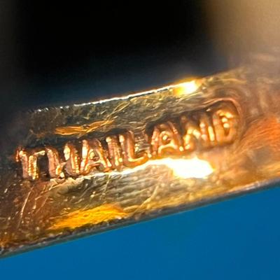 FANCY GOLD TONE, RHINESTONE SOLITAIRE RING MARKED THAILAND