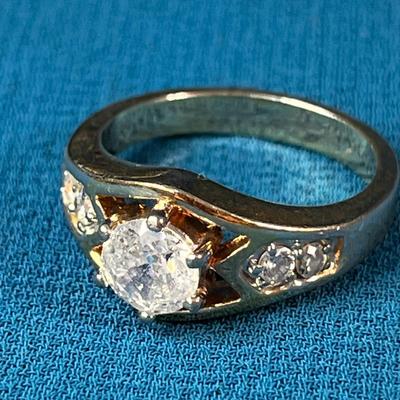 FANCY GOLD TONE, RHINESTONE SOLITAIRE RING MARKED THAILAND