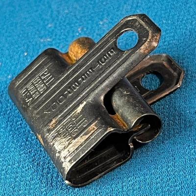 VINTAGE METAL CLIP INTERESTING DESIGN