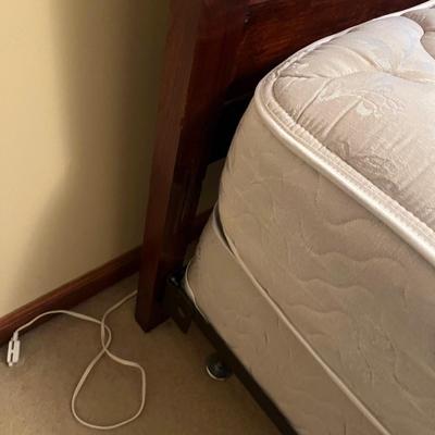 Full Size Wooden Headboard & Metal Bed Frame (BR1-MG)