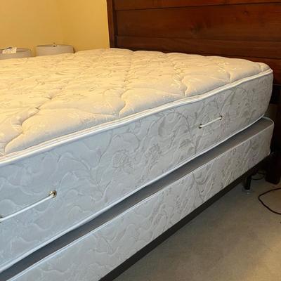 Full Size Wooden Headboard & Metal Bed Frame (BR1-MG)