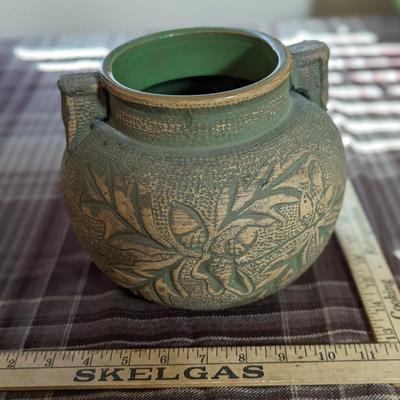 RED WING UNION STONEWARE BRUSHWARE OAK LEAF VASE