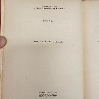 Musical Bookends & Vintage Books, incl. First Edition (DR-KL)