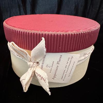 Brookstone Automatic Wine Opener, William Sonoma Appetizer Plates, & More Wine Acessories (K-KL)