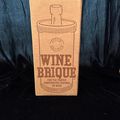 Brookstone Automatic Wine Opener, William Sonoma Appetizer Plates, & More Wine Acessories (K-KL)