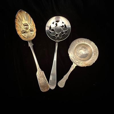 Reed & Barton Plus More Silver Serving Pieces  (DR-KL)
