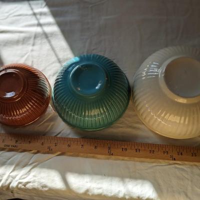 Set of 5 Ribbed Nesting Mixing Bowls
