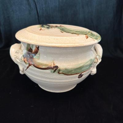 Shell Motif Plates & Large Bowl with Lid (DR-KL)