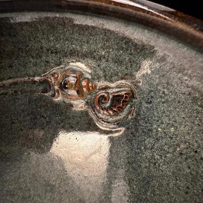 Shell Motif Plates & Large Bowl with Lid (DR-KL)