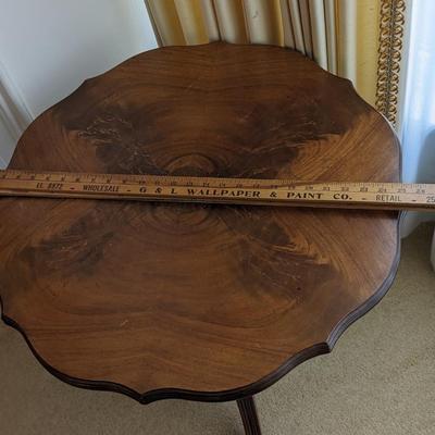 Sweet Mahogany Tripod Table