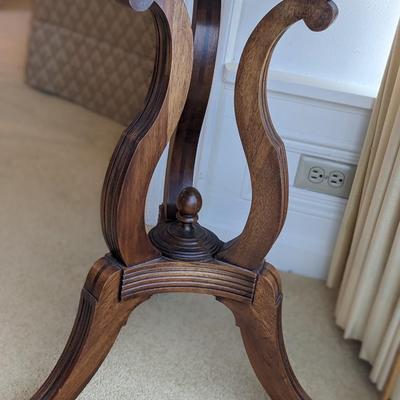 Sweet Mahogany Tripod Table