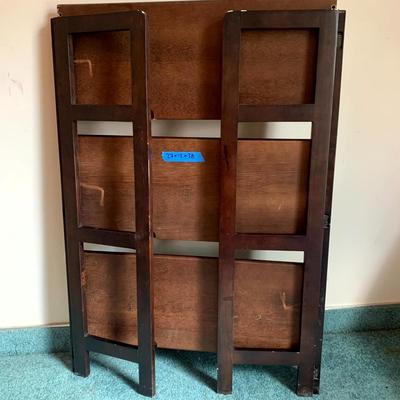 Folding wooden shelf